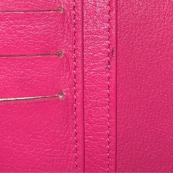 Chanel Matelassé Zip Wallet with Contrast Threading - Picture 12 of 14